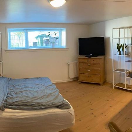 Vaerelse Med Eget Kokken Og Bad Esbjerg Exterior foto